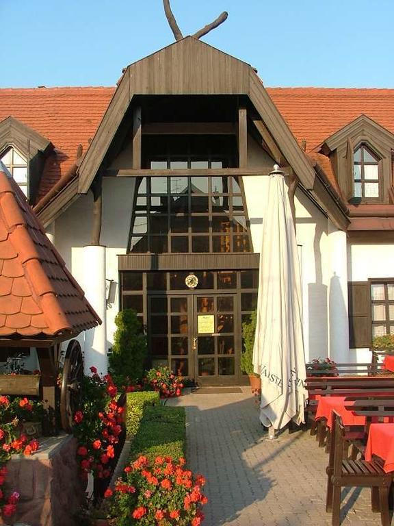 Agas Vendeghaz Hotel Csopak Exterior foto